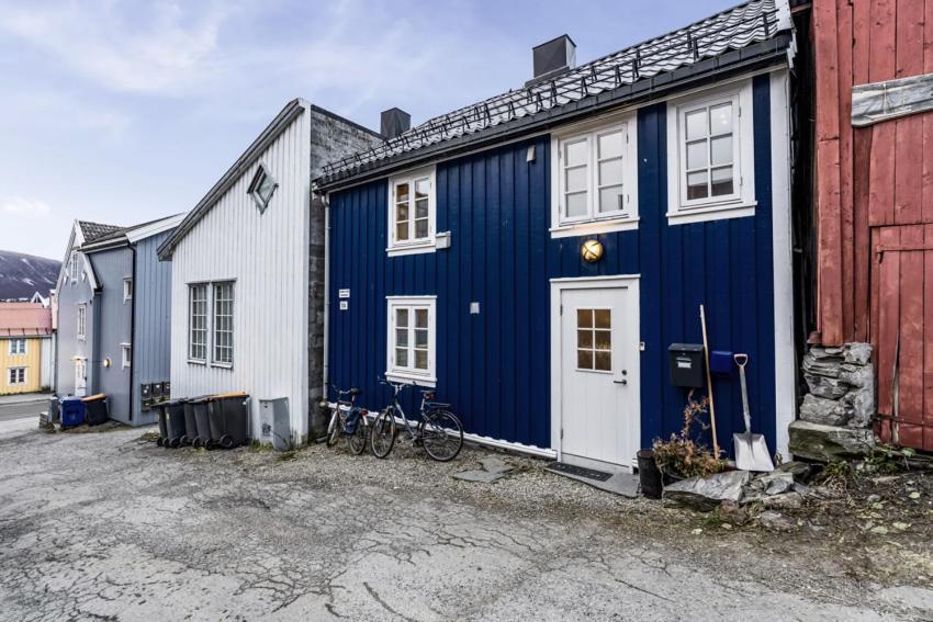 Tidligere Stall Omgjort Til Koselig Hjem I Sentrum Tromso Exterior photo